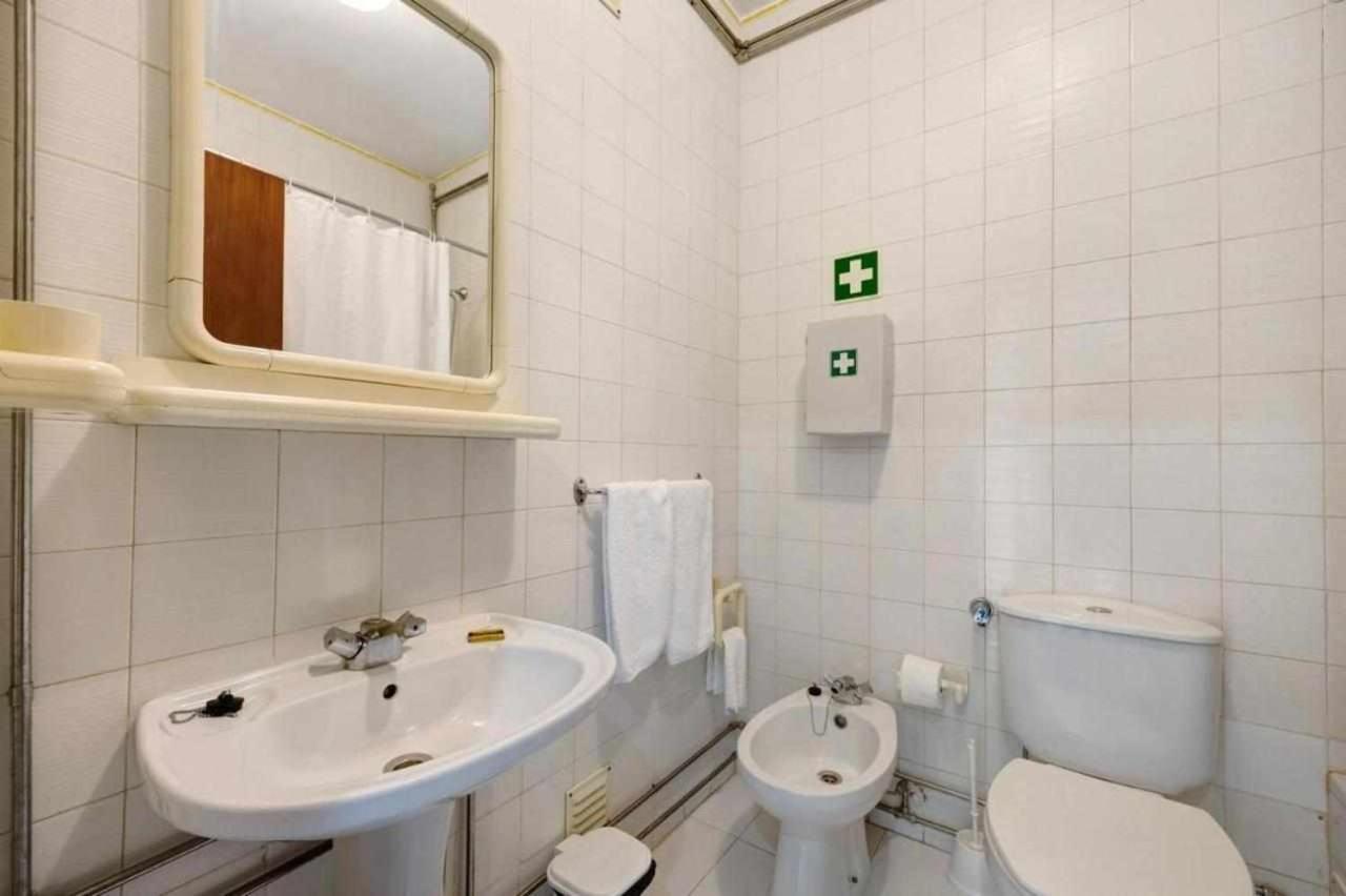 Apartamentos Torre Da Rocha Frente Ao Mar Portimao Exterior photo